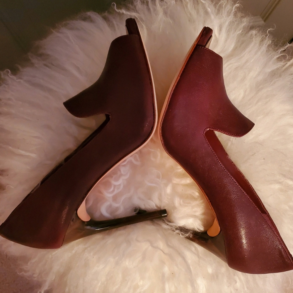 Shoes - Picture 2 of 4